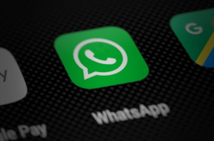 De fausses rumeurs sur la confidentialité de l'application de messagerie WhatsApp circulent sur les réseaux sociaux