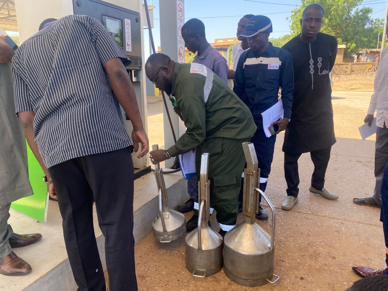 Contrôle surprise du ministère du Commerce dans les stations d’essence de Niamey