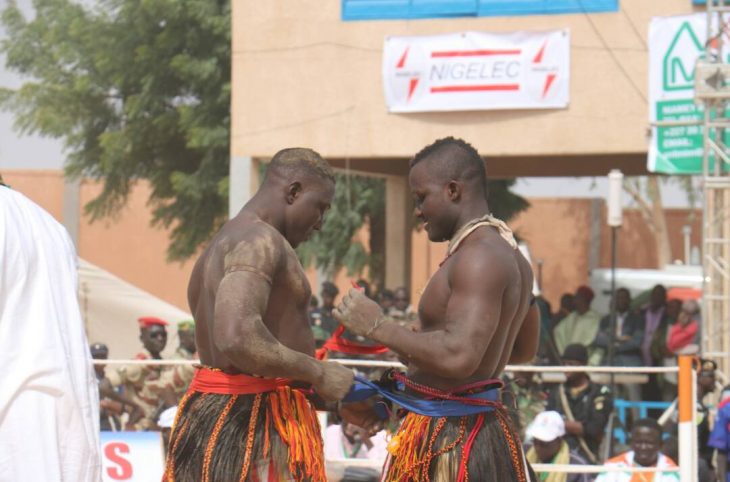 Niger/Lutte traditionnelle : Tassiou Sani de l’écurie de Zinder sacré champion des arènes du Niger.