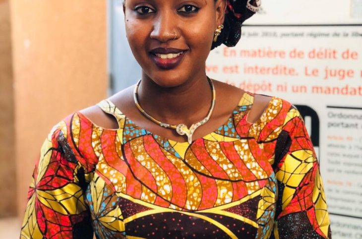 Portrait d’ Aminatou Diallo, jeune journaliste et défenseure des droits de la femme.