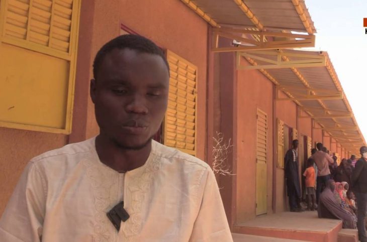 Moutari Doubou, un jeune électeur non-voyant